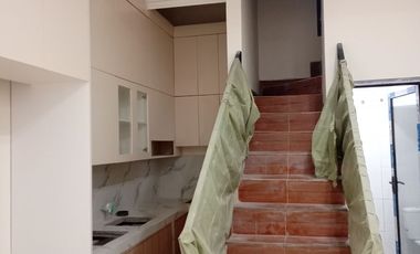 Hunian dlm cluster cakep dipinggir jalan raya utama jatiwarna lokasi dekat tol JORR jatiwarna