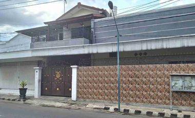 Jual Cepat! Rumah + Toko Pusat Kota Kediri Dekat Gudang Garam