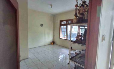 Jual Cepat! Rumah + Toko Pusat Kota Kediri Dekat Gudang Garam