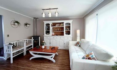 Propiedad ÚNICA en venta EL POLO MACHALÍ (casa y box)