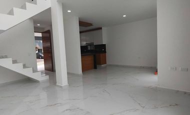 VENTA DE CASA NUEVA EN LA TRINIDAD 2