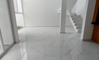 VENTA DE CASA NUEVA EN LA TRINIDAD 2