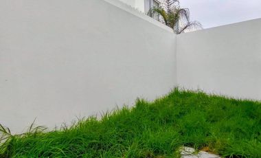 VENTA DE CASA NUEVA EN LA TRINIDAD 2