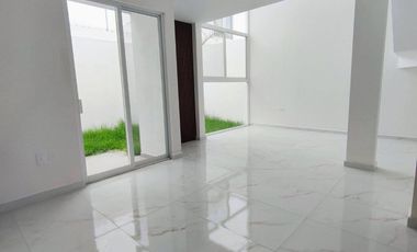 VENTA DE CASA NUEVA EN LA TRINIDAD 2