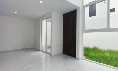 VENTA DE CASA NUEVA EN LA TRINIDAD 2