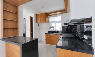 VENTA DE CASA NUEVA EN LA TRINIDAD 2