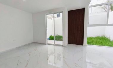 VENTA DE CASA NUEVA EN LA TRINIDAD 2