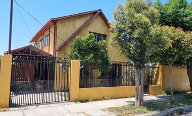 Linda Casa en Arriendo en Calle Los Jazmines, Comuna de Cerrillos