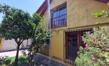 Linda Casa en Arriendo en Calle Los Jazmines, Comuna de Cerrillos