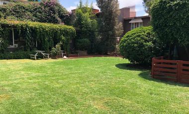 Casa con gran jardín en venta en privado Balcones de Santa María Morelia $8,090,000