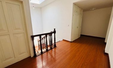 Casa con gran jardín en venta en privado Balcones de Santa María Morelia $8,090,000