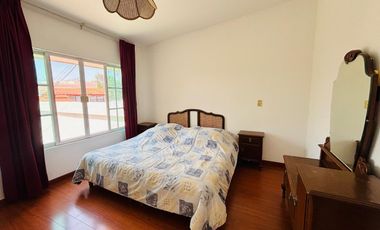 Casa con gran jardín en venta en privado Balcones de Santa María Morelia $8,090,000