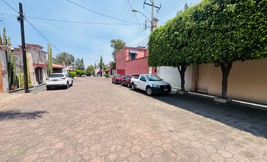 Casa con gran jardín en venta en privado Balcones de Santa María Morelia $8,090,000