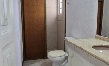 Casa con gran jardín en venta en privado Balcones de Santa María Morelia $8,090,000