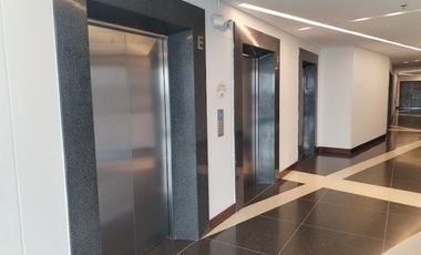 OFICINA EN VENTA AUTOPISTA NORTE PISO COMPLETO