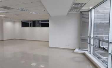 Se VENDEOficina en Bogota AUTOPISTA NORTE
