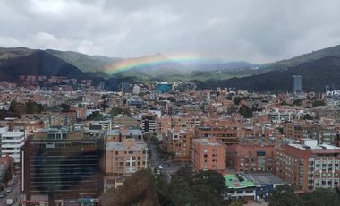 Se VENDEOficina en Bogota AUTOPISTA NORTE