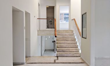 Arrienda casa comercial en Bogota La castellana