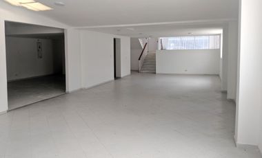 Arrienda casa comercial en Bogota La castellana