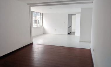 Se Arrienda casa comercial en Bogota La castellana