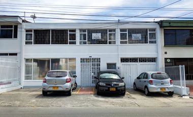 Se Arrienda casa comercial en Bogota La castellana