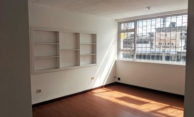 Se Arrienda casa comercial en Bogota La castellana