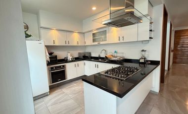 CASA EN VENTA ESQUINA Y JUNTO A AREA DE JARDIN  VALLE IMPERIAL ZAPOPAN