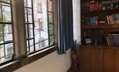 VENDO CASA EN EL CORAZON DE LA CONDESA CON FACTIBILIDAD DE SACAR USO DE SUELO