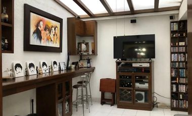 VENDO CASA EN EL CORAZON DE LA CONDESA CON FACTIBILIDAD DE SACAR USO DE SUELO