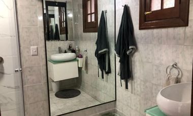 VENDO CASA EN EL CORAZON DE LA CONDESA CON FACTIBILIDAD DE SACAR USO DE SUELO