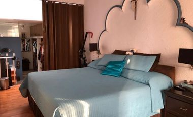 VENDO CASA EN EL CORAZON DE LA CONDESA CON FACTIBILIDAD DE SACAR USO DE SUELO