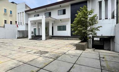 Jual/Sewa Gedung Senopati Kebayoran Baru LT 1237 m² Parkir 50 Mobil Lift Strategis