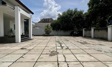 Jual/Sewa Gedung Senopati Kebayoran Baru LT 1237 m² Parkir 50 Mobil Lift Strategis