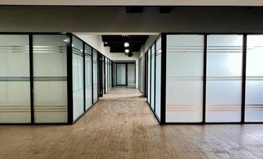 Jual/Sewa Gedung Senopati Kebayoran Baru LT 1237 m² Parkir 50 Mobil Lift Strategis