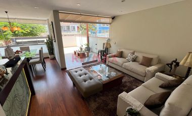 🏡 Una Casa Hecha Departamento ✨ – Se Vende Exclusivo Flat De 215 M² Con 4 Dormitorios, 2 Terrazas Y 2 Cocheras + Depósito En Valle Hermoso