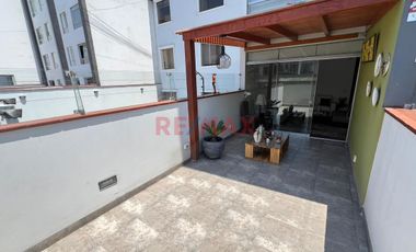 🏡 Una Casa Hecha Departamento ✨ – Se Vende Exclusivo Flat De 215 M² Con 4 Dormitorios, 2 Terrazas Y 2 Cocheras + Depósito En Valle Hermoso