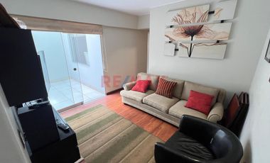 🏡 Una Casa Hecha Departamento ✨ – Se Vende Exclusivo Flat De 215 M² Con 4 Dormitorios, 2 Terrazas Y 2 Cocheras + Depósito En Valle Hermoso