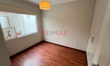 🏡 Una Casa Hecha Departamento ✨ – Se Vende Exclusivo Flat De 215 M² Con 4 Dormitorios, 2 Terrazas Y 2 Cocheras + Depósito En Valle Hermoso