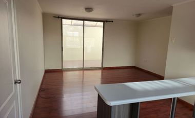 ARRIENDO CASA AZAPA