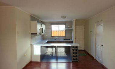 ARRIENDO CASA AZAPA