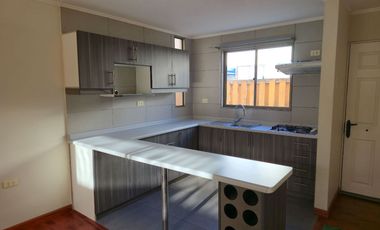 ARRIENDO CASA AZAPA