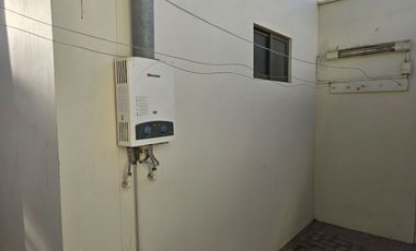 ARRIENDO CASA AZAPA