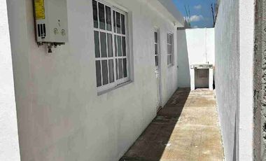 Casa en VENTA  de 85 m2. y terreno dd 20 m. En centro  de  Acayuca,  Hgo.