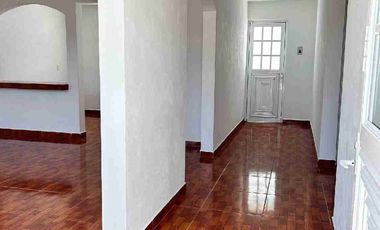 Casa en VENTA  de 85 m2. y terreno dd 20 m. En centro  de  Acayuca,  Hgo.