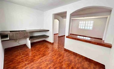 Casa en VENTA  de 85 m2. y terreno dd 20 m. En centro  de  Acayuca,  Hgo.