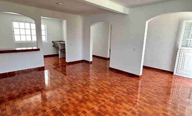 Casa en VENTA  de 85 m2. y terreno dd 20 m. En centro  de  Acayuca,  Hgo.