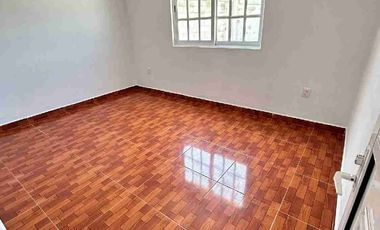 Casa en VENTA  de 85 m2. y terreno dd 20 m. En centro  de  Acayuca,  Hgo.