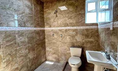 Casa en VENTA  de 85 m2. y terreno dd 20 m. En centro  de  Acayuca,  Hgo.
