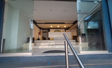 EDIFICIO COMPLETO AMUEBLADO PARA OFICINAS