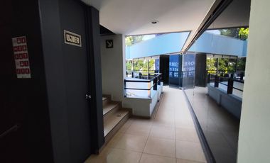 EDIFICIO COMPLETO AMUEBLADO PARA OFICINAS